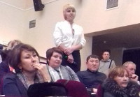 Депутат Овчинникова Л.В. задает вопрос министру образования